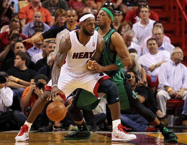 与米兰展开 与米兰展开